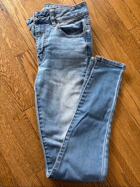 American eagle light wash jean size 0